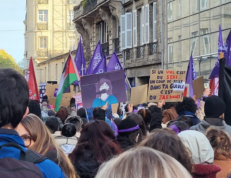 Manifestation féministe à Bordeaux : Contre les VSS, la rue